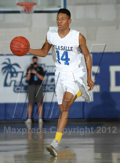 Thumbnail 1 in De La Salle vs. Loyola (MaxPreps Holiday Classic) photogallery.