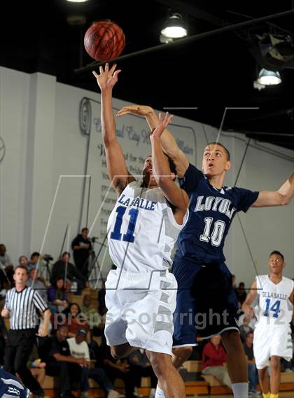 Thumbnail 3 in De La Salle vs. Loyola (MaxPreps Holiday Classic) photogallery.