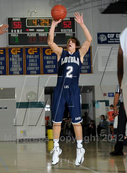 Thumbnail 3 in De La Salle vs. Loyola (MaxPreps Holiday Classic) photogallery.