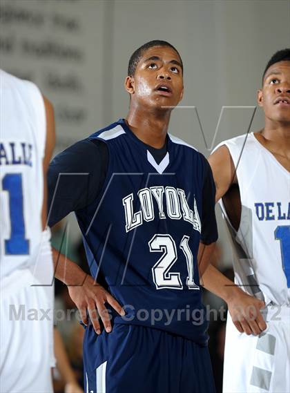 Thumbnail 2 in De La Salle vs. Loyola (MaxPreps Holiday Classic) photogallery.