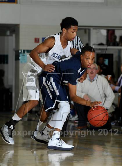 Thumbnail 3 in De La Salle vs. Loyola (MaxPreps Holiday Classic) photogallery.