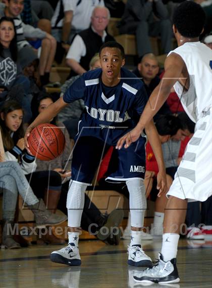 Thumbnail 3 in De La Salle vs. Loyola (MaxPreps Holiday Classic) photogallery.