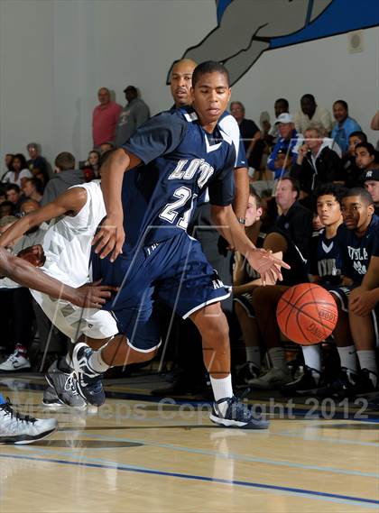 Thumbnail 1 in De La Salle vs. Loyola (MaxPreps Holiday Classic) photogallery.