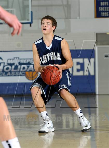 Thumbnail 2 in De La Salle vs. Loyola (MaxPreps Holiday Classic) photogallery.