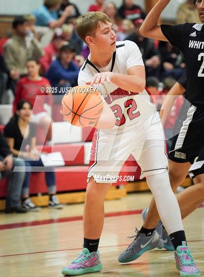 Thumbnail 1 in Carlin vs. Whittell photogallery.