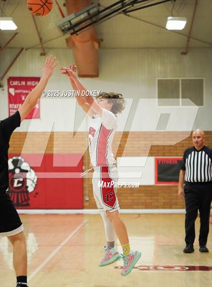 Thumbnail 3 in Carlin vs. Whittell photogallery.