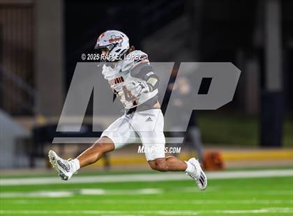 Thumbnail 2 in Refugio vs. Joaquin (UIL 2A D1 Football Semifinals) photogallery.