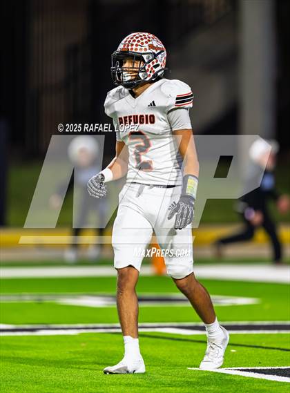 Thumbnail 3 in Refugio vs. Joaquin (UIL 2A D1 Football Semifinals) photogallery.