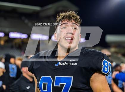 Thumbnail 3 in Refugio vs. Joaquin (UIL 2A D1 Football Semifinals) photogallery.