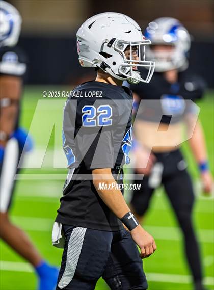 Thumbnail 3 in Refugio vs. Joaquin (UIL 2A D1 Football Semifinals) photogallery.