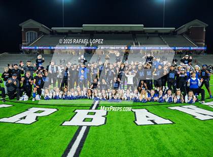 Thumbnail 3 in Refugio vs. Joaquin (UIL 2A D1 Football Semifinals) photogallery.