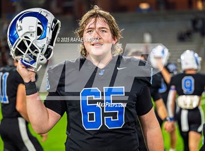 Thumbnail 1 in Refugio vs. Joaquin (UIL 2A D1 Football Semifinals) photogallery.