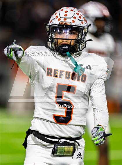 Thumbnail 1 in Refugio vs. Joaquin (UIL 2A D1 Football Semifinals) photogallery.