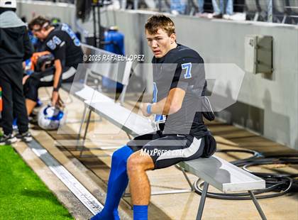 Thumbnail 1 in Refugio vs. Joaquin (UIL 2A D1 Football Semifinals) photogallery.