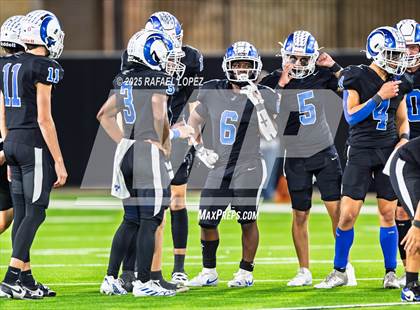 Thumbnail 1 in Refugio vs. Joaquin (UIL 2A D1 Football Semifinals) photogallery.