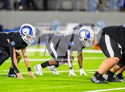 Thumbnail 3 in Refugio vs. Joaquin (UIL 2A D1 Football Semifinals) photogallery.