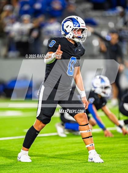 Thumbnail 1 in Refugio vs. Joaquin (UIL 2A D1 Football Semifinals) photogallery.