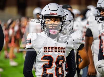 Thumbnail 2 in Refugio vs. Joaquin (UIL 2A D1 Football Semifinals) photogallery.
