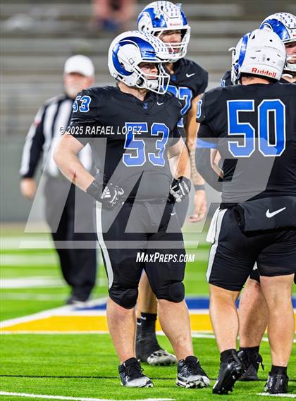 Thumbnail 3 in Refugio vs. Joaquin (UIL 2A D1 Football Semifinals) photogallery.