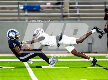 Thumbnail 1 in Refugio vs. Joaquin (UIL 2A D1 Football Semifinals) photogallery.