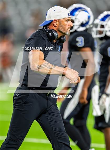 Thumbnail 2 in Refugio vs. Joaquin (UIL 2A D1 Football Semifinals) photogallery.