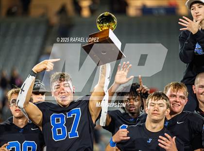 Thumbnail 1 in Refugio vs. Joaquin (UIL 2A D1 Football Semifinals) photogallery.