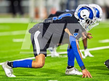Thumbnail 1 in Refugio vs. Joaquin (UIL 2A D1 Football Semifinals) photogallery.