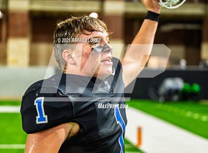 Thumbnail 1 in Refugio vs. Joaquin (UIL 2A D1 Football Semifinals) photogallery.