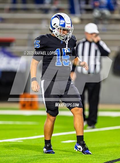 Thumbnail 1 in Refugio vs. Joaquin (UIL 2A D1 Football Semifinals) photogallery.