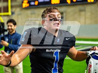 Thumbnail 3 in Refugio vs. Joaquin (UIL 2A D1 Football Semifinals) photogallery.