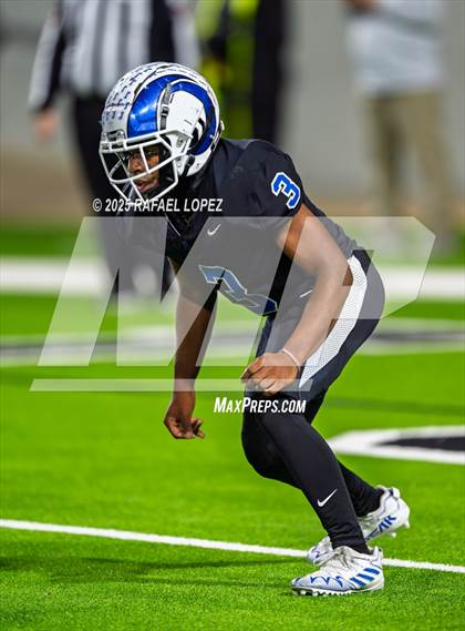 Thumbnail 1 in Refugio vs. Joaquin (UIL 2A D1 Football Semifinals) photogallery.