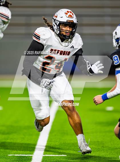 Thumbnail 1 in Refugio vs. Joaquin (UIL 2A D1 Football Semifinals) photogallery.