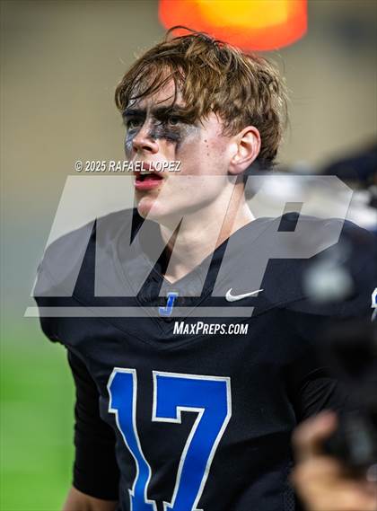 Thumbnail 1 in Refugio vs. Joaquin (UIL 2A D1 Football Semifinals) photogallery.