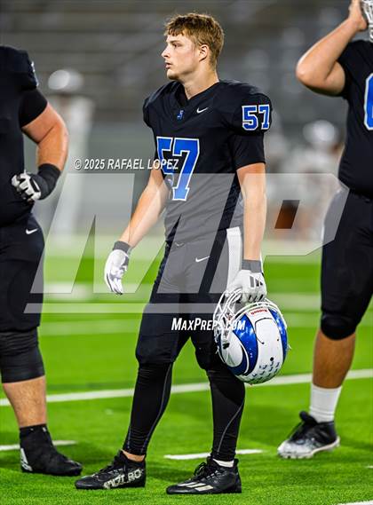 Thumbnail 3 in Refugio vs. Joaquin (UIL 2A D1 Football Semifinals) photogallery.