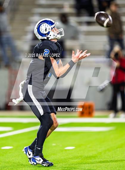 Thumbnail 2 in Refugio vs. Joaquin (UIL 2A D1 Football Semifinals) photogallery.