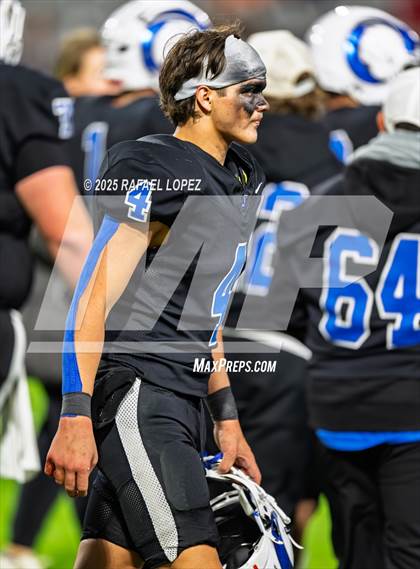Thumbnail 1 in Refugio vs. Joaquin (UIL 2A D1 Football Semifinals) photogallery.