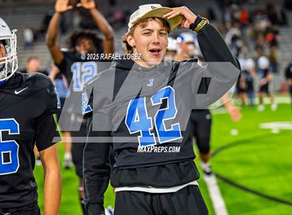 Thumbnail 3 in Refugio vs. Joaquin (UIL 2A D1 Football Semifinals) photogallery.