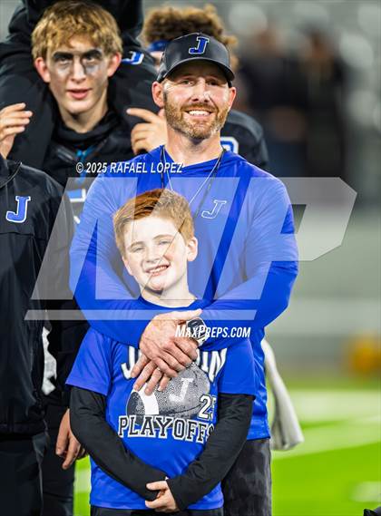 Thumbnail 1 in Refugio vs. Joaquin (UIL 2A D1 Football Semifinals) photogallery.