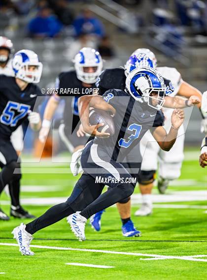 Thumbnail 1 in Refugio vs. Joaquin (UIL 2A D1 Football Semifinals) photogallery.