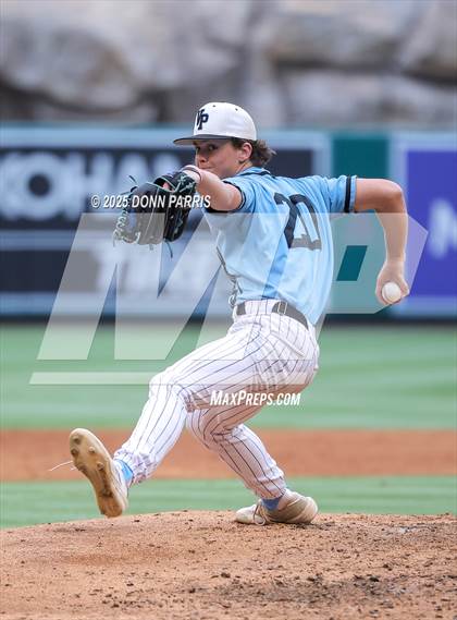 Thumbnail 1 in Fullerton vs. Villa Park photogallery.