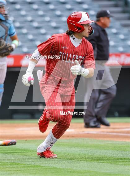 Thumbnail 2 in Fullerton vs. Villa Park photogallery.