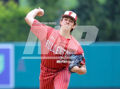 Thumbnail 2 in Fullerton vs. Villa Park photogallery.