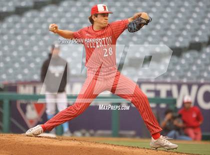 Thumbnail 3 in Fullerton vs. Villa Park photogallery.