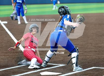 Thumbnail 3 in Celeste vs. Muenster (UIL 2A Area Playoff) photogallery.
