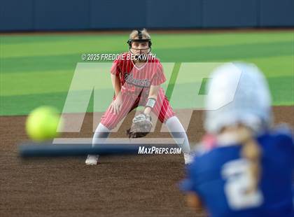 Thumbnail 2 in Celeste vs. Muenster (UIL 2A Area Playoff) photogallery.