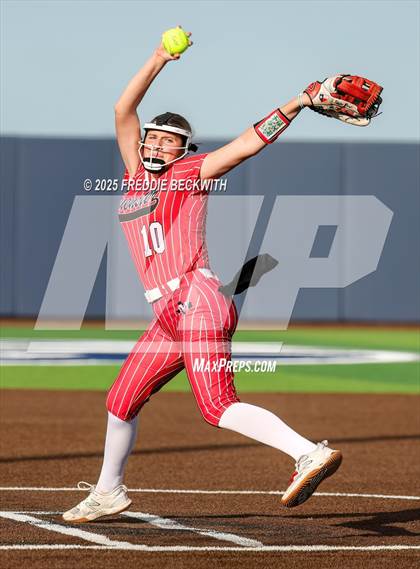 Thumbnail 1 in Celeste vs. Muenster (UIL 2A Area Playoff) photogallery.