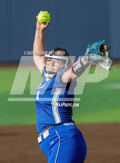 Thumbnail 2 in Celeste vs. Muenster (UIL 2A Area Playoff) photogallery.