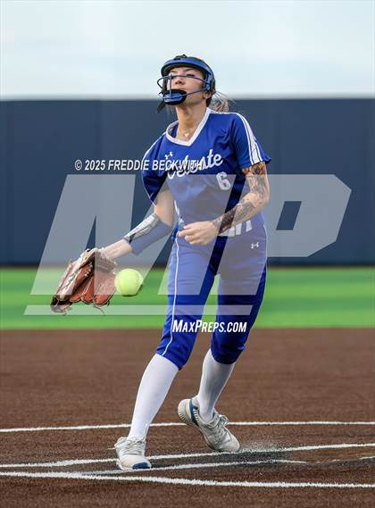 Thumbnail 2 in Celeste vs. Muenster (UIL 2A Area Playoff) photogallery.
