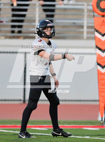 Thumbnail 1 in Summerville vs Monte Vista (CIF Div 6A Final) photogallery.