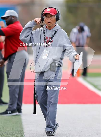 Thumbnail 3 in Summerville vs Monte Vista (CIF Div 6A Final) photogallery.